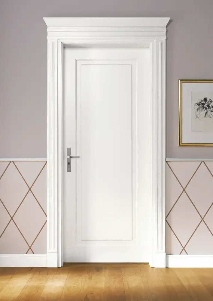 Elegante weiße Innentür von Brüchert + Kärner mit klassischer Zarge